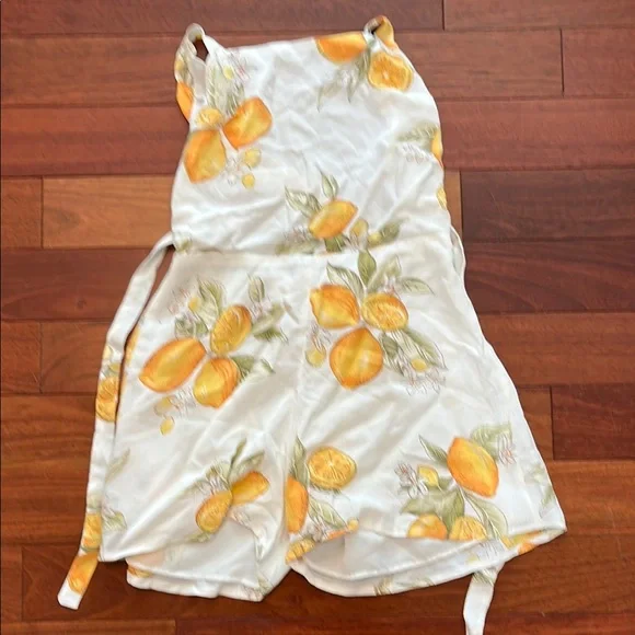 White Dress with Lemon Print - Picture 4 of 4